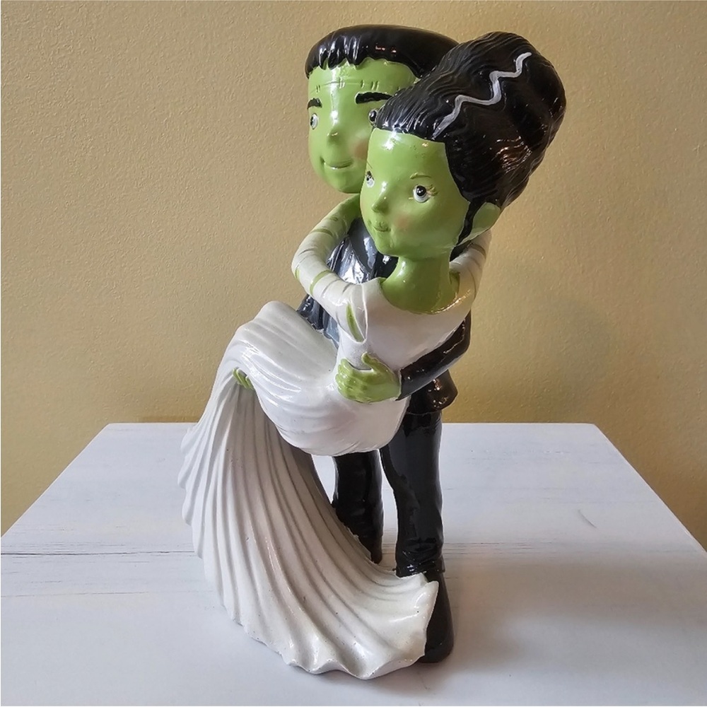 Goblin & Ghoul Frankenstein and His Bride Figurine - Picture 8 of 11